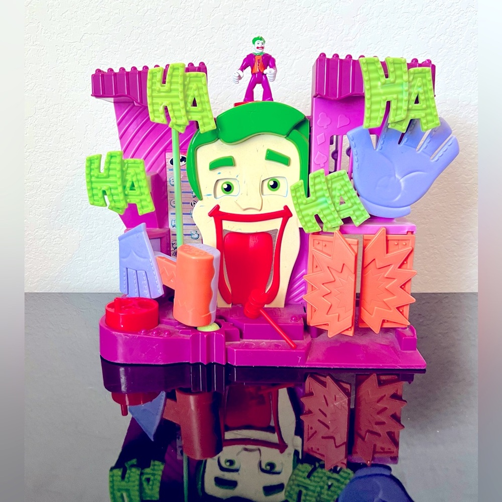 Imaginext DC Super Friends The Joker's Fun House